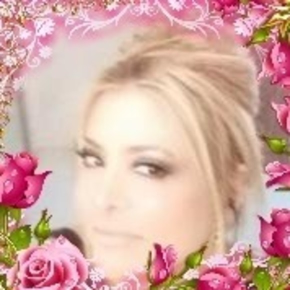 Meet your Posher, Noemi - Picture 1 of 1